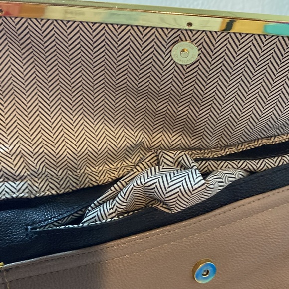 Steve Madden Big Shoulder Hand Held Hobo Purse For Travel Or Everyday - Picture 5 of 14